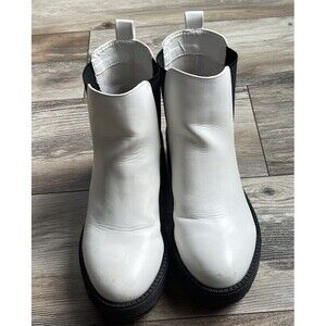 BOOTS  Urban Outfitters Women's Chelsea White Ankle Leather Size 8 M